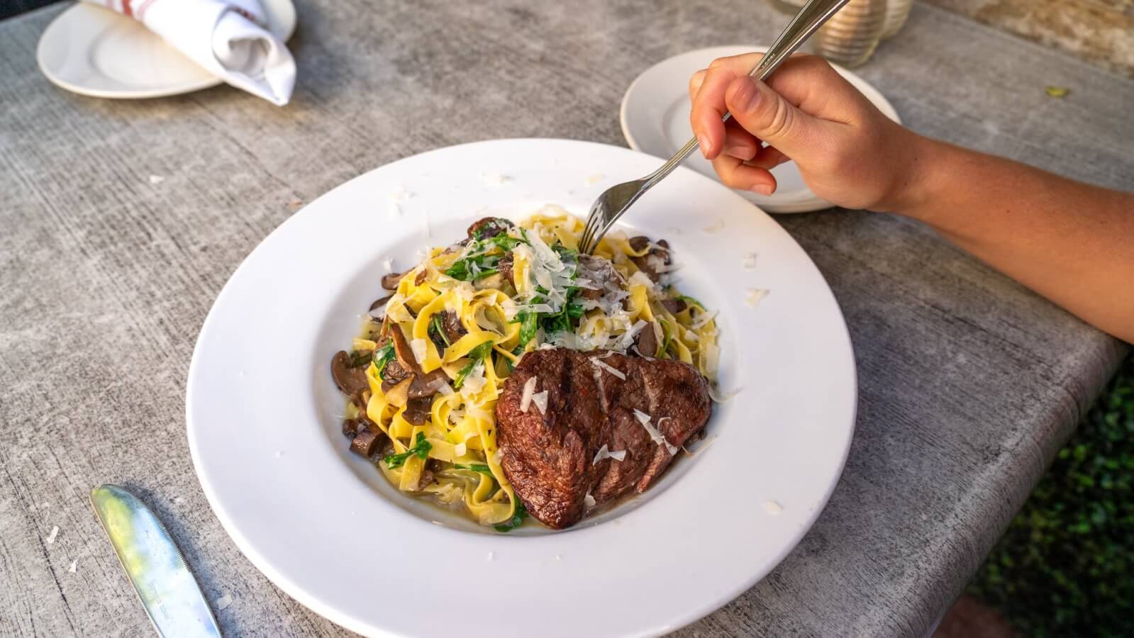 Cozy Restaurants in Ventura to Get in the Holiday Spirit Cafe Fiore Ventura