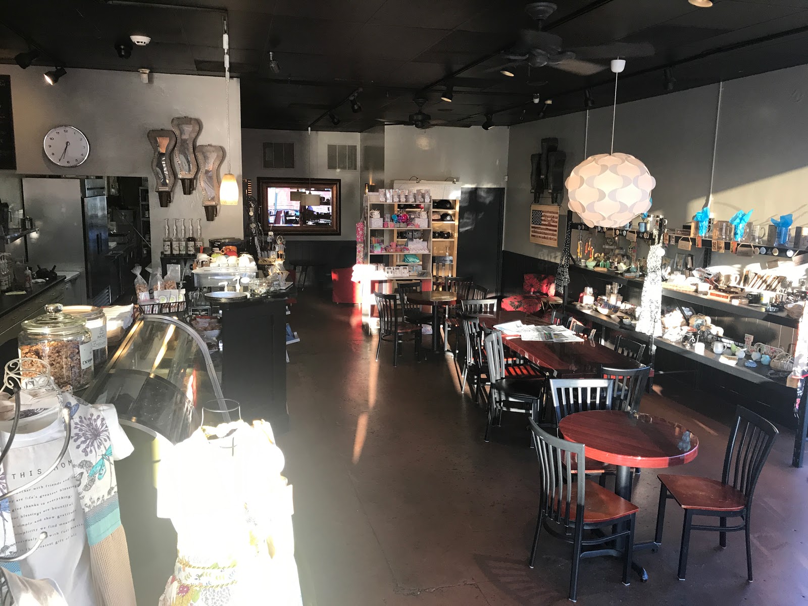 Simones Coffee & Tea in Ventura CA