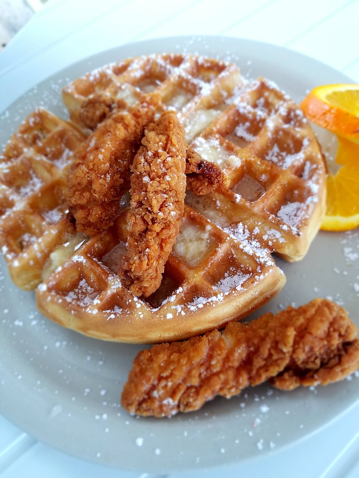 Golden Egg Cafe in Ventura CA