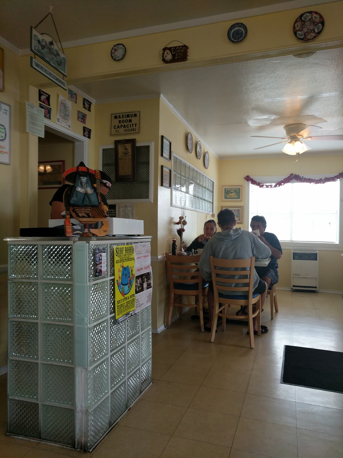 Golden Egg Cafe in Ventura CA