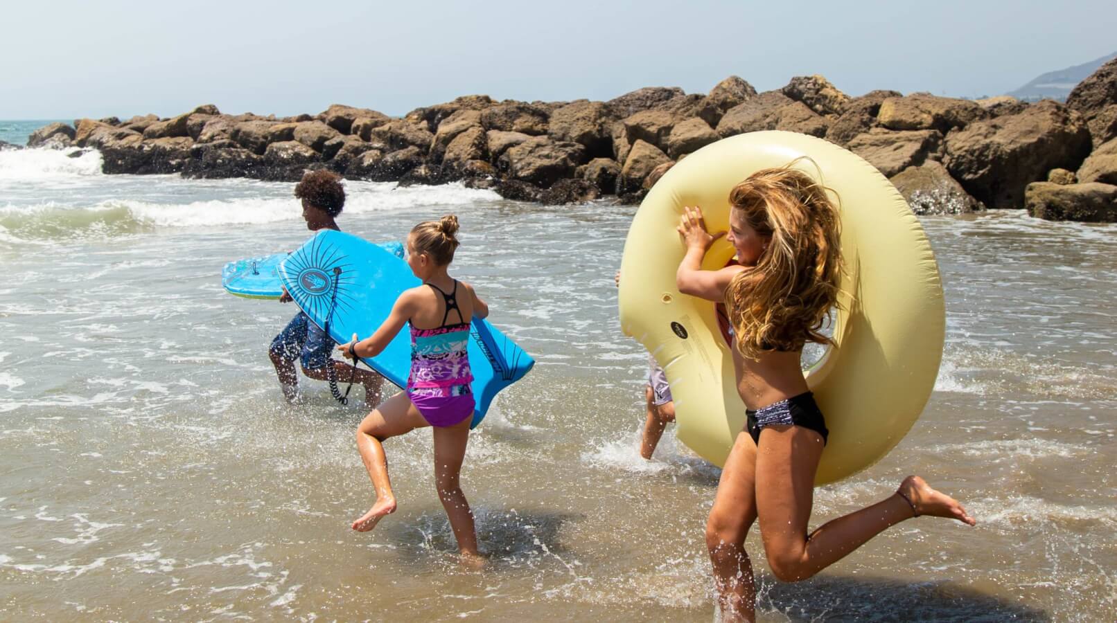 playing on Ventura beach