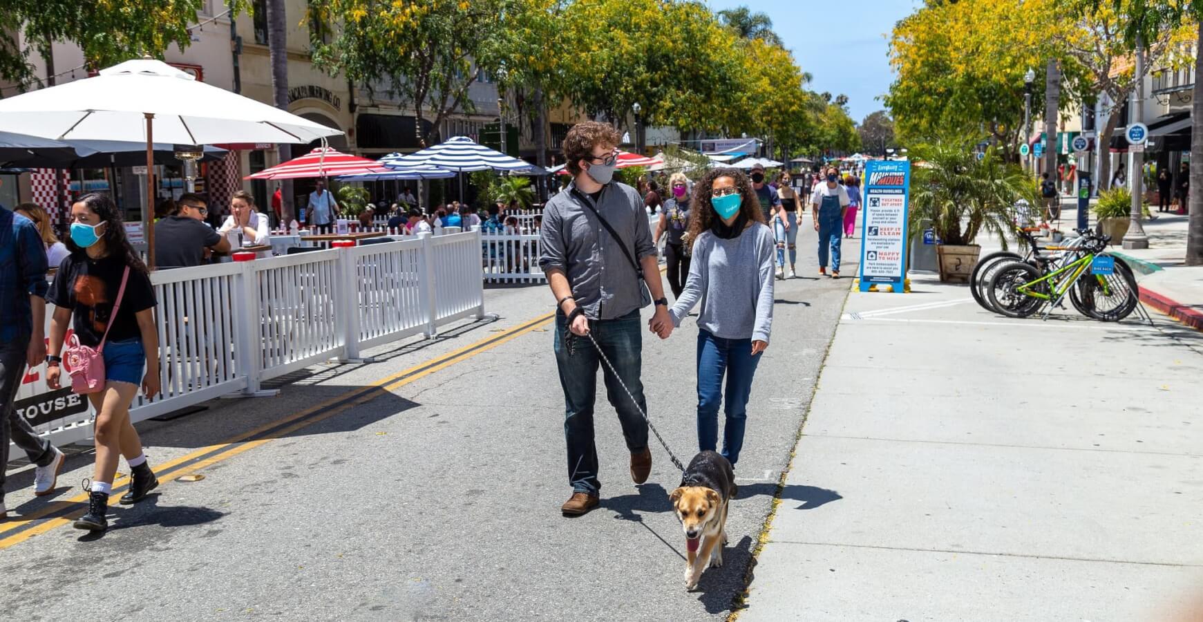 Shopping downtown Ventura