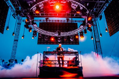 Dance the Night Away — and Stay. It’s the Only Way to do Ventura Summer Right.