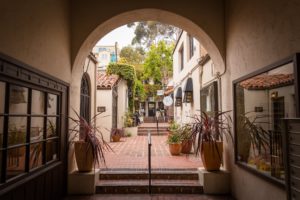 el jardin courtyard ventura palm & boy