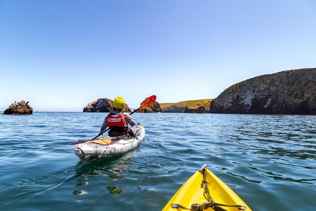 kayak at santa cruz island