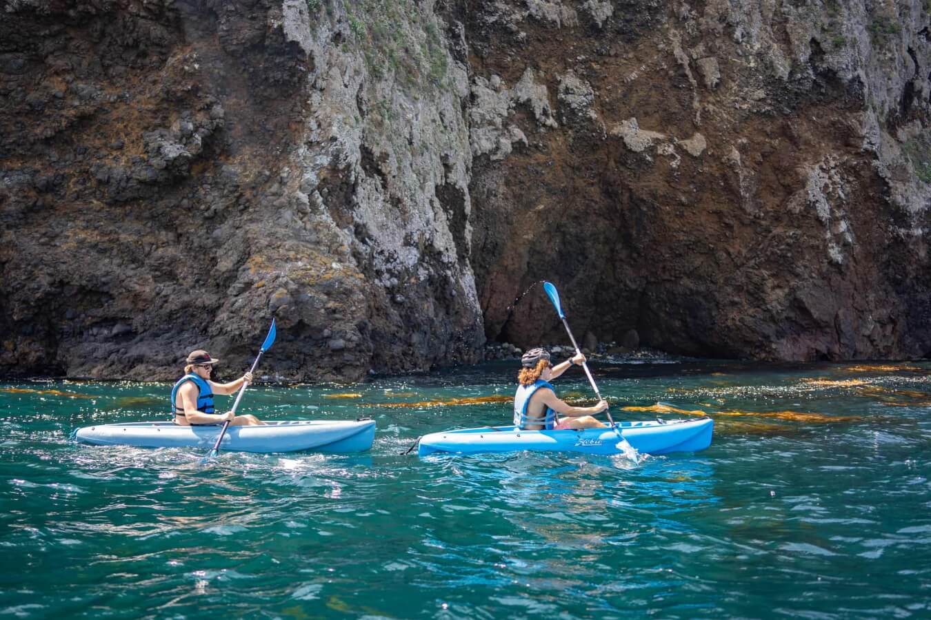 sea cave kayaking on santa cruz island
