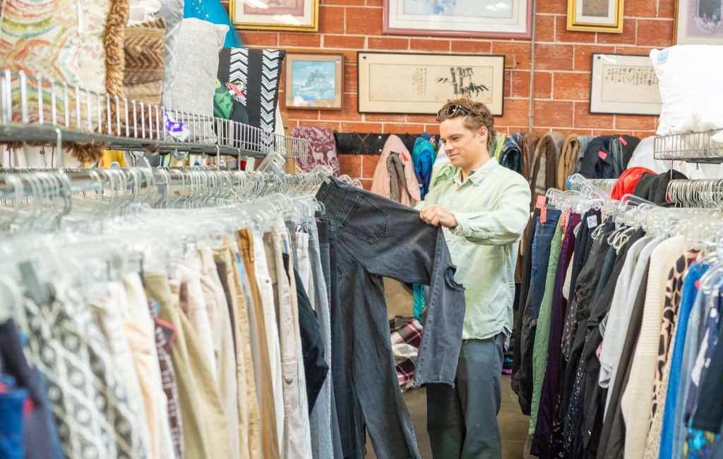 Thrifting in Ventura, Boys and Girls Club Thrift Store, Avenue Thrift